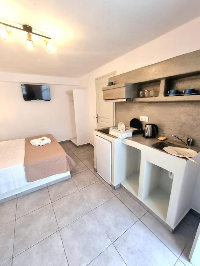 אדאמאס Joannes Vacation Rooms מראה חיצוני תמונה